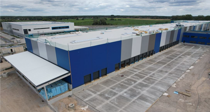 The Rieck logistics building from above.