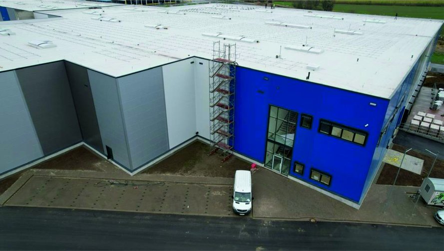 The Rieck logistics building from the front.