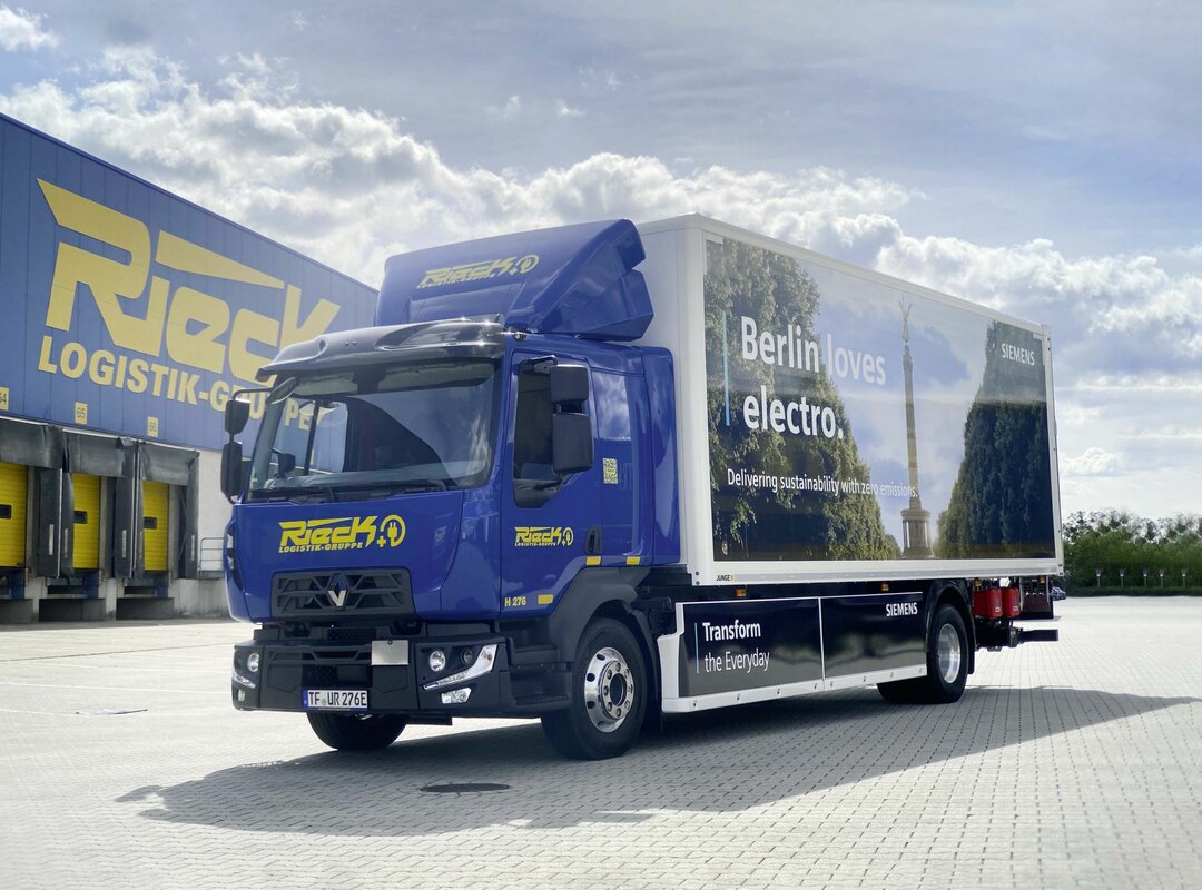 Der erste eTruck von Rieck aus Berlin ist zu sehen.