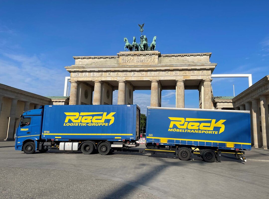 Ein Rieck Lkw vor dem Brandenburger Tor