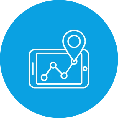 Tablet mit Standortmarkierung und Liniengrafik auf blauem Hintergrund